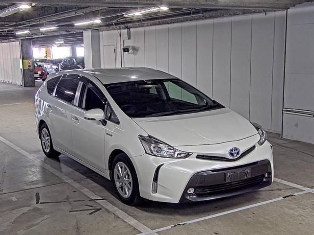 781 Toyota Prius alpha ZVW40W 2016 г. (ZIP Osaka)